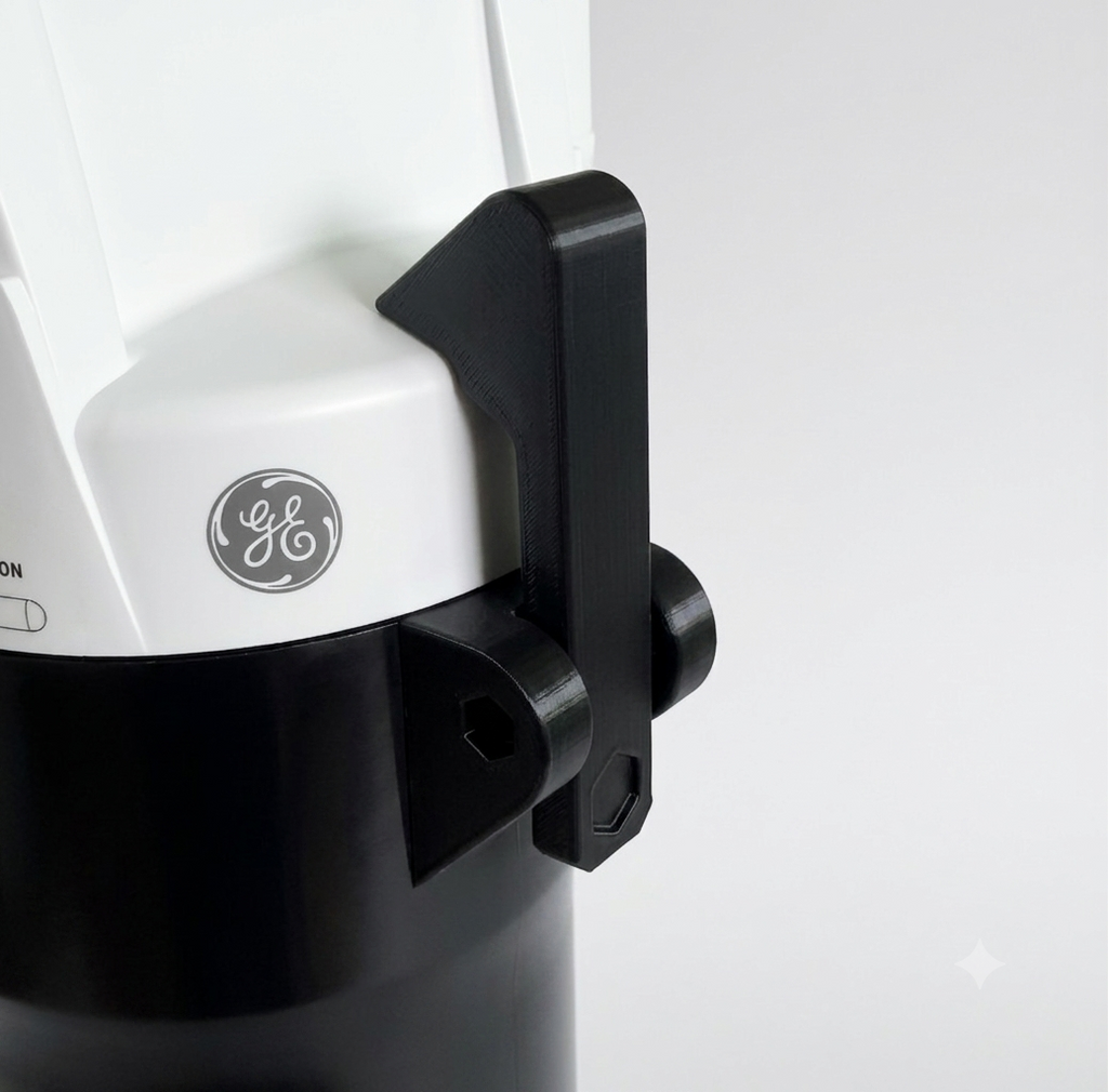 Close-up of secure clip on GE GXWH20T water filter cover