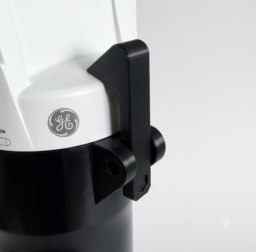 Close-up of secure clip on GE GXWH20T water filter cover
